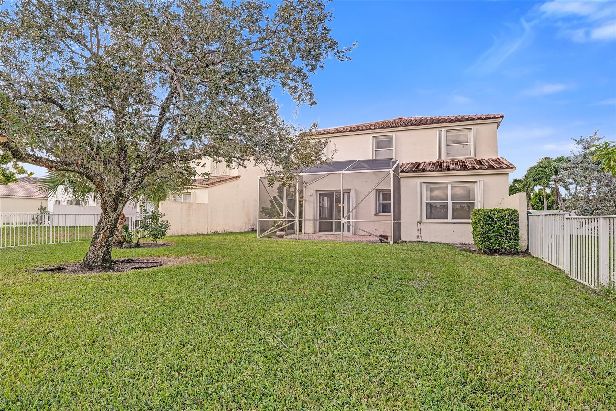 Towngate 156-11 B - Residential