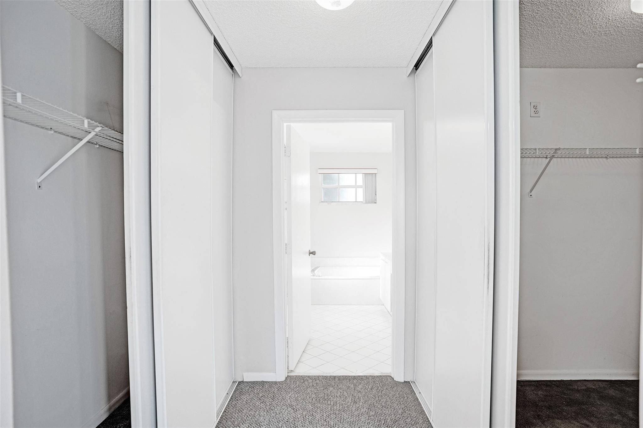 Towngate 156-11 B - Residential