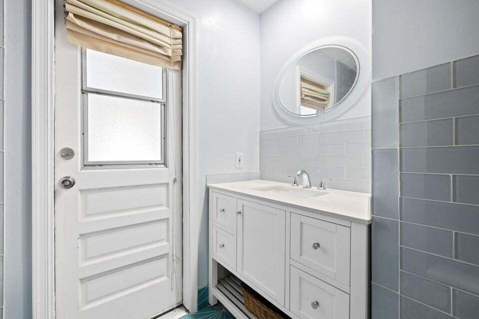 146 SE 26th Avenue