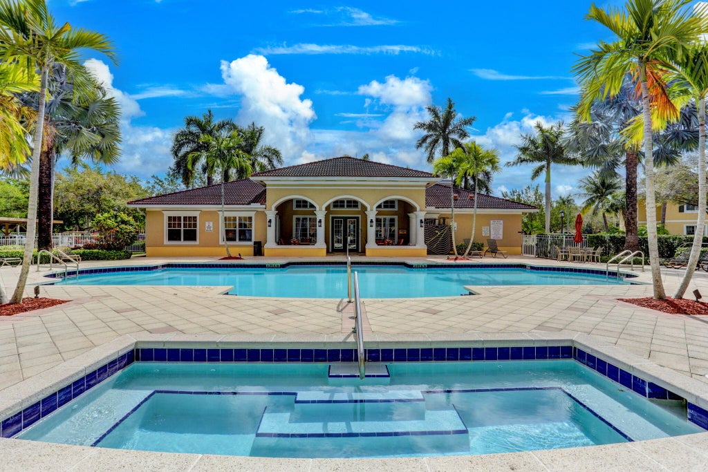 Photo of 6510 Emerald Dunes Drive #302, West Palm Beach, FL 33411 (MLS # R11107519)