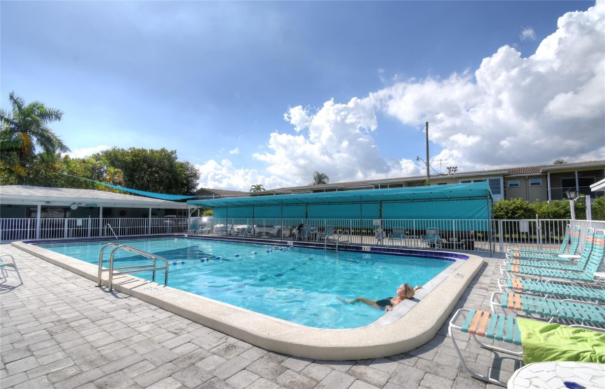 VENETIAN PARK COOP - Residential