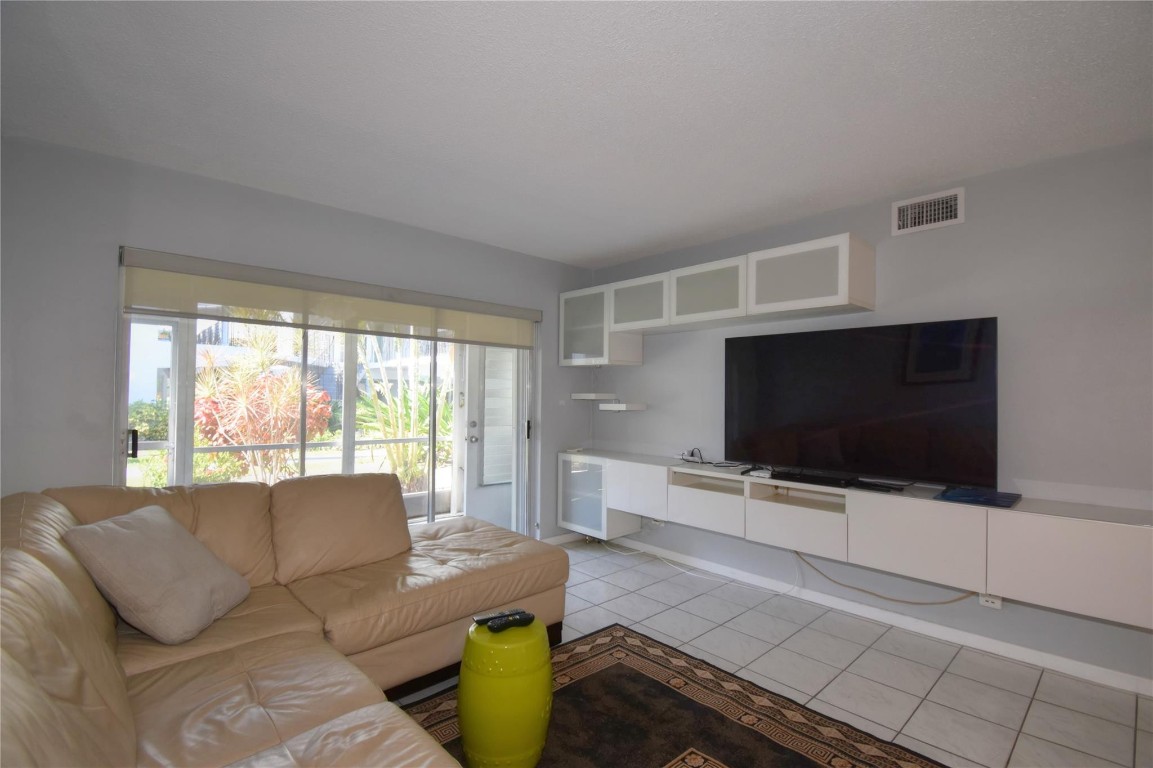 VENETIAN PARK COOP - Residential