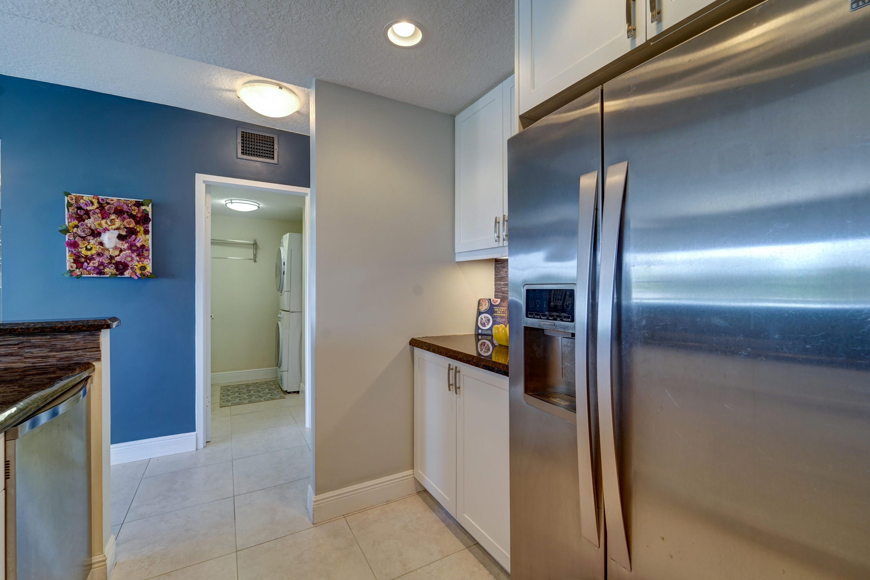 View photos, virtual tours, details... 2500 E Las Olas Boulevard 403
