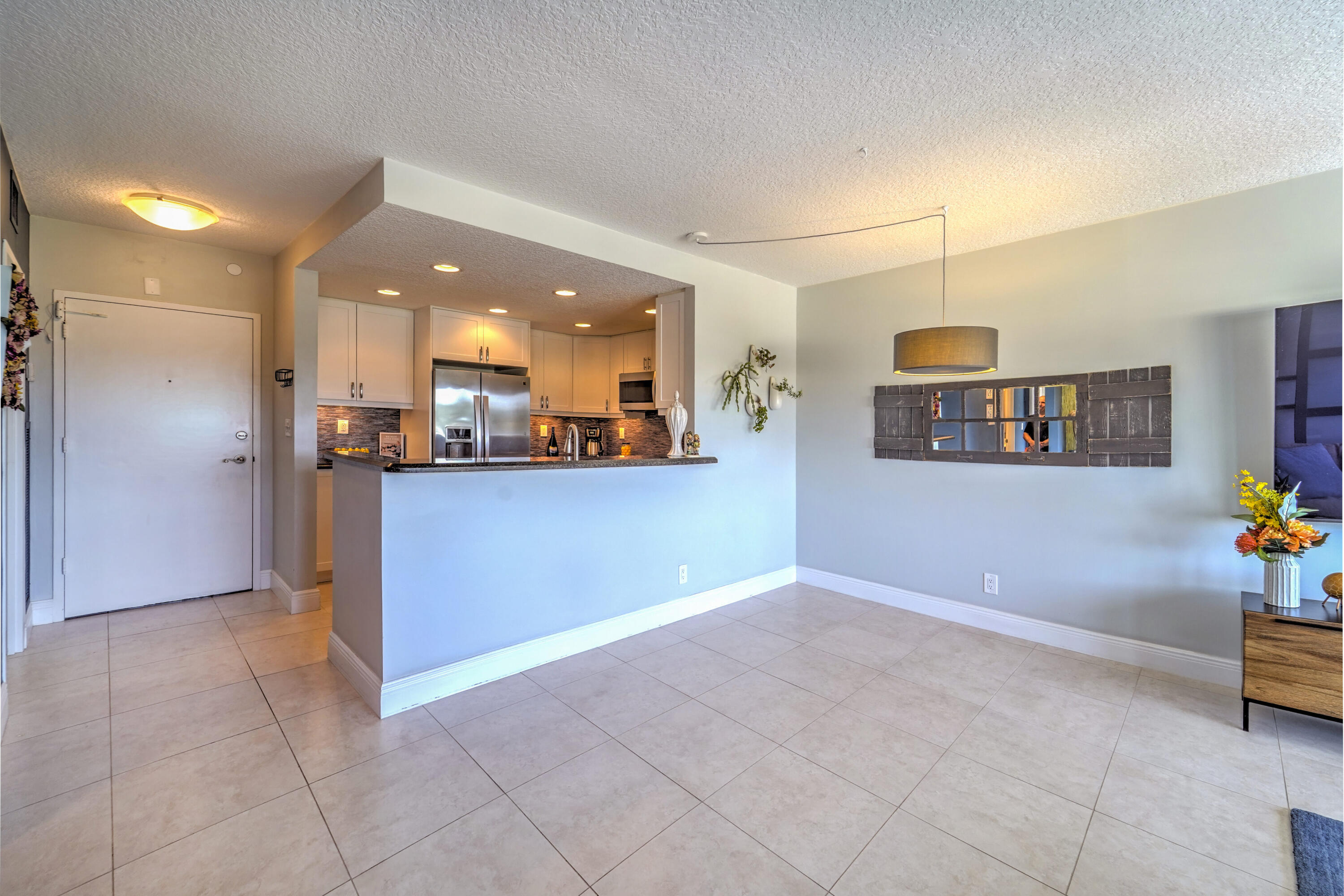 View photos, virtual tours, details... 2500 E Las Olas Boulevard 403