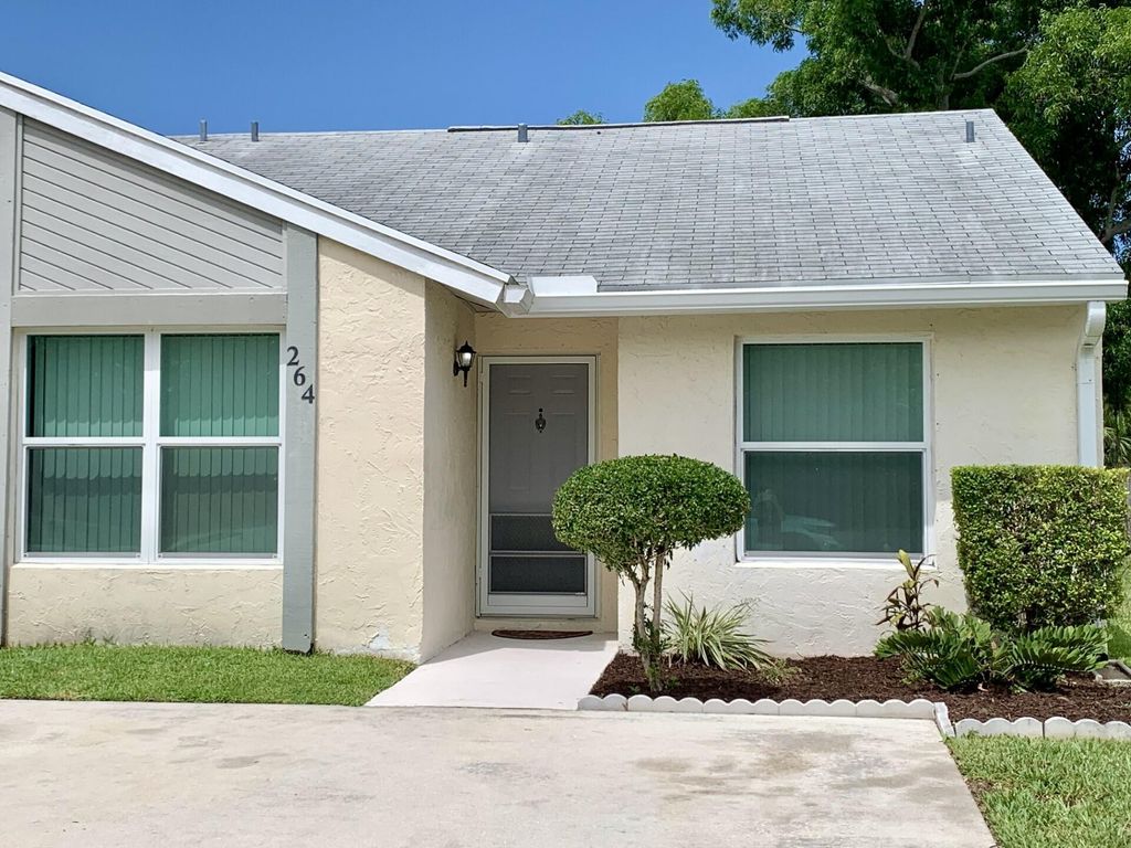 Photo of 264 Palmetto Court, Jupiter, FL 33458 (MLS # R11114182)