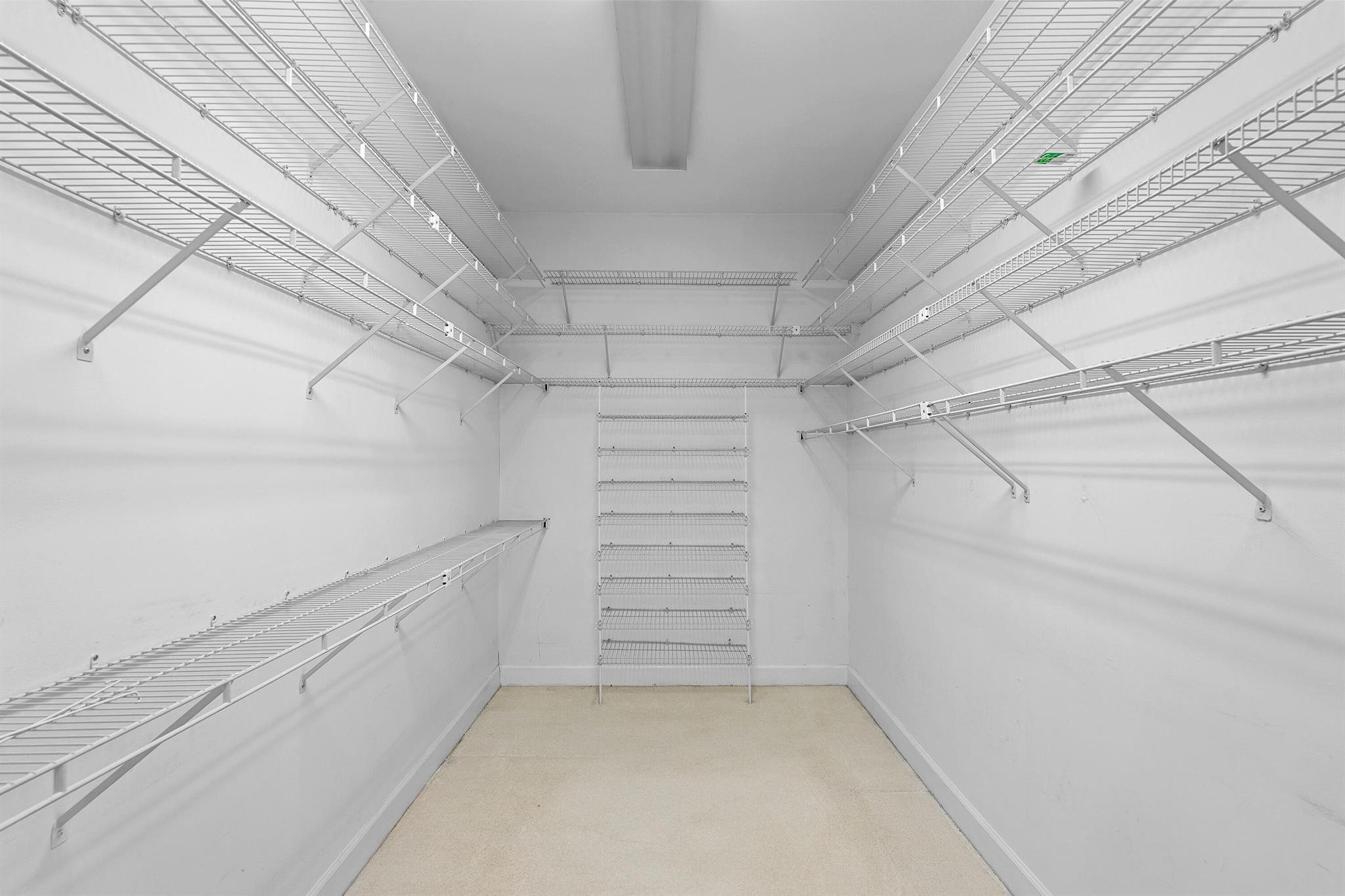 JUPITER HILLS VILLAGE - Residential