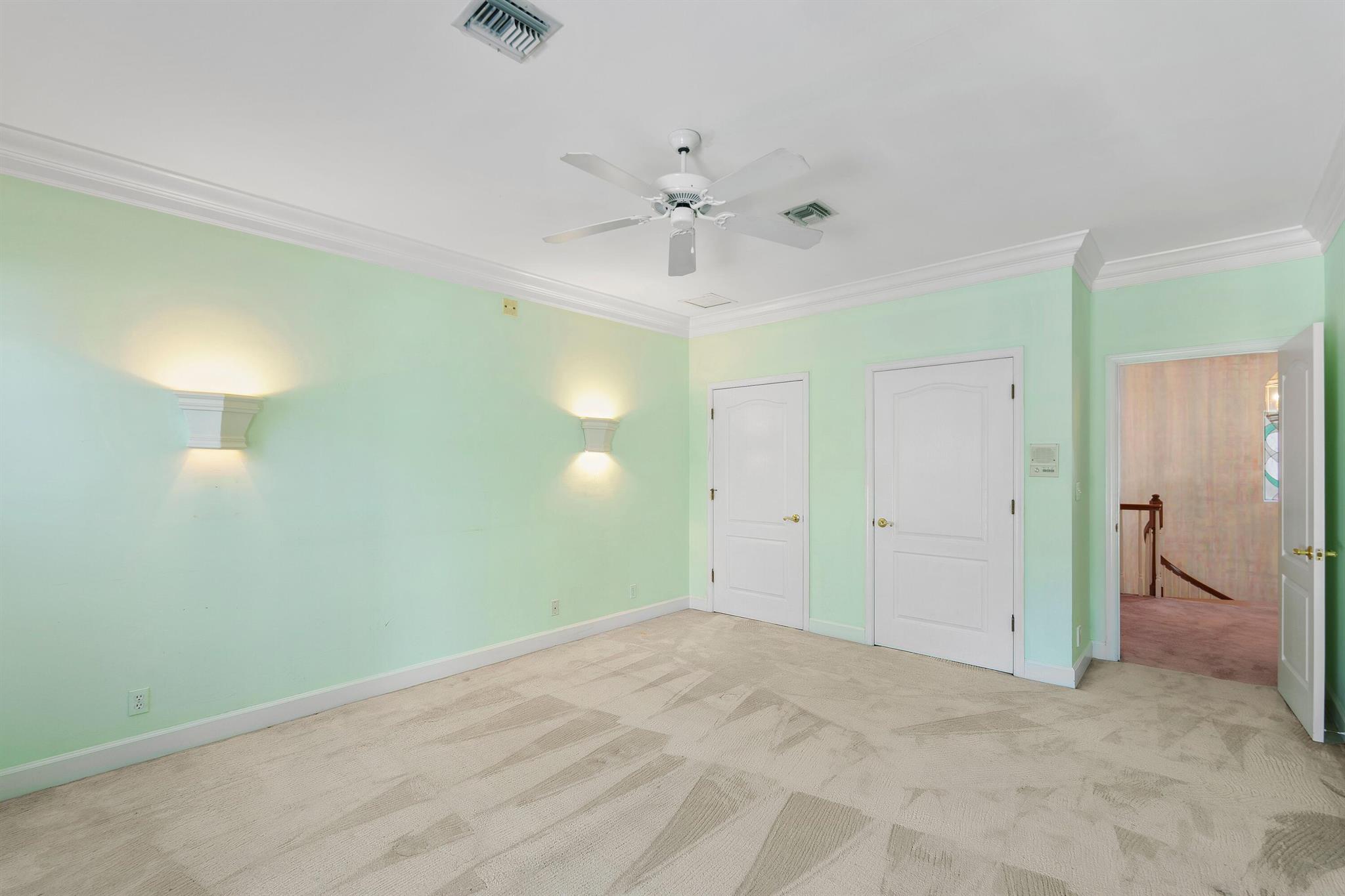 JUPITER HILLS VILLAGE - Residential