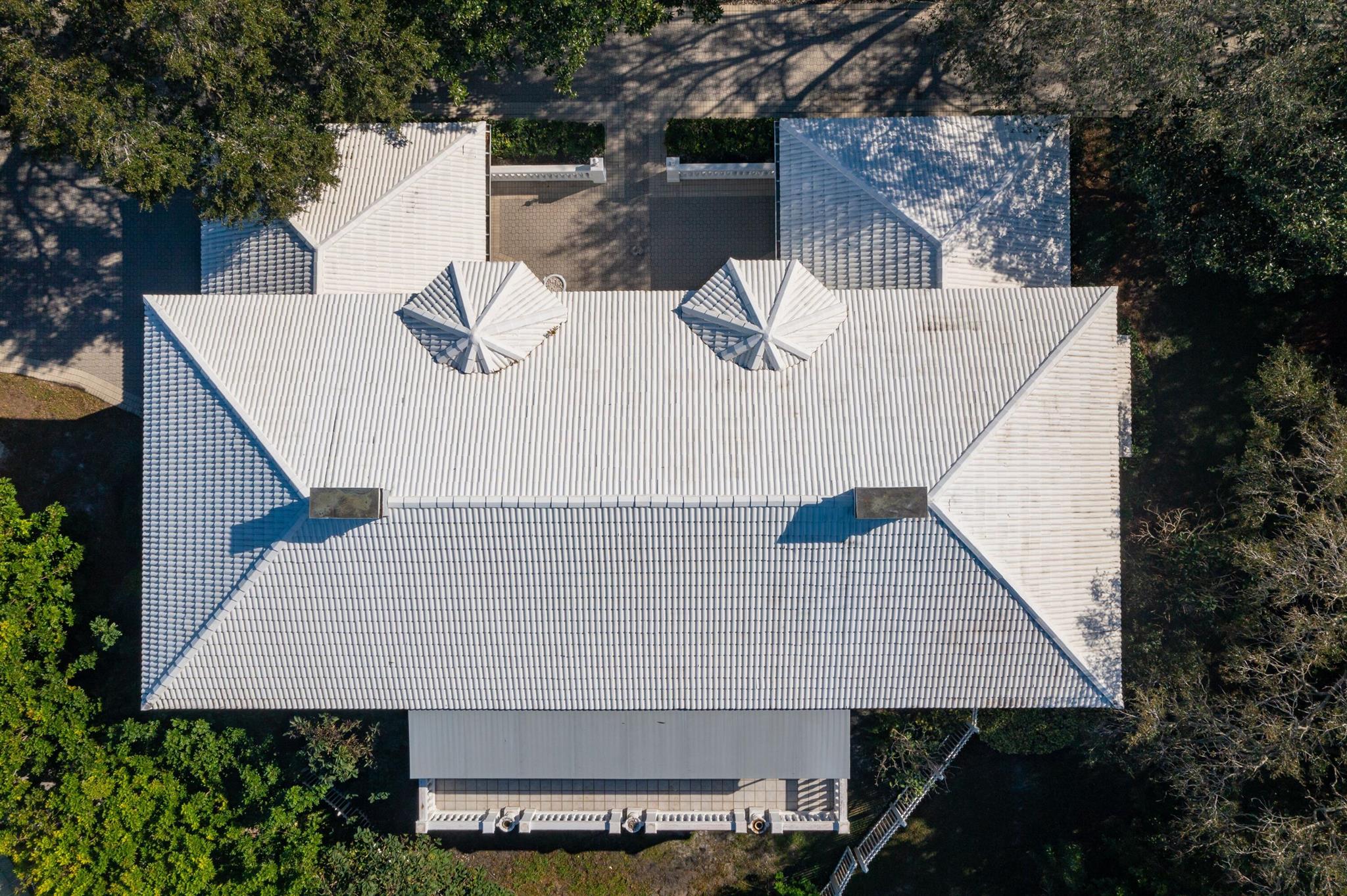JUPITER HILLS VILLAGE - Residential