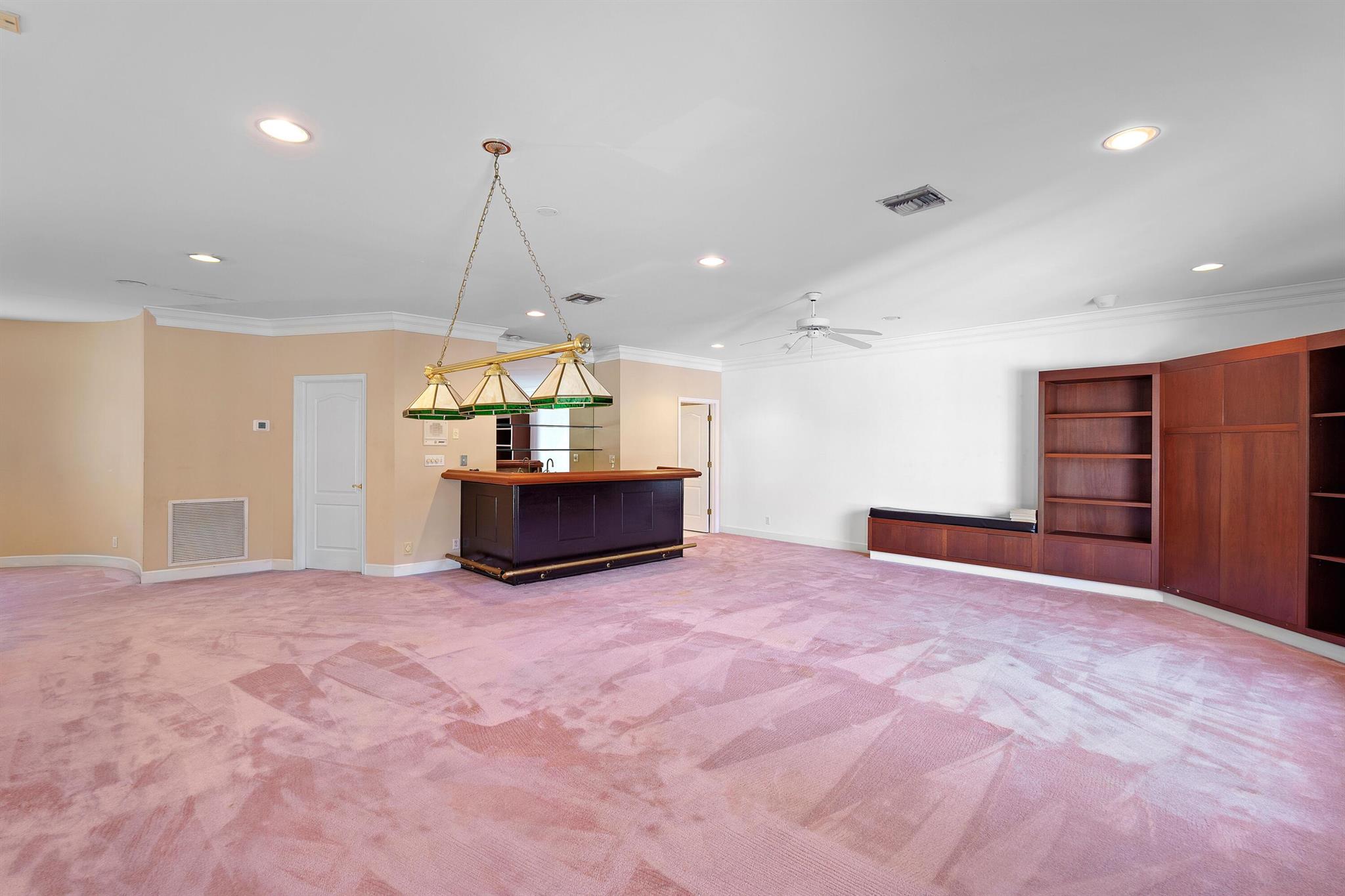 JUPITER HILLS VILLAGE - Residential