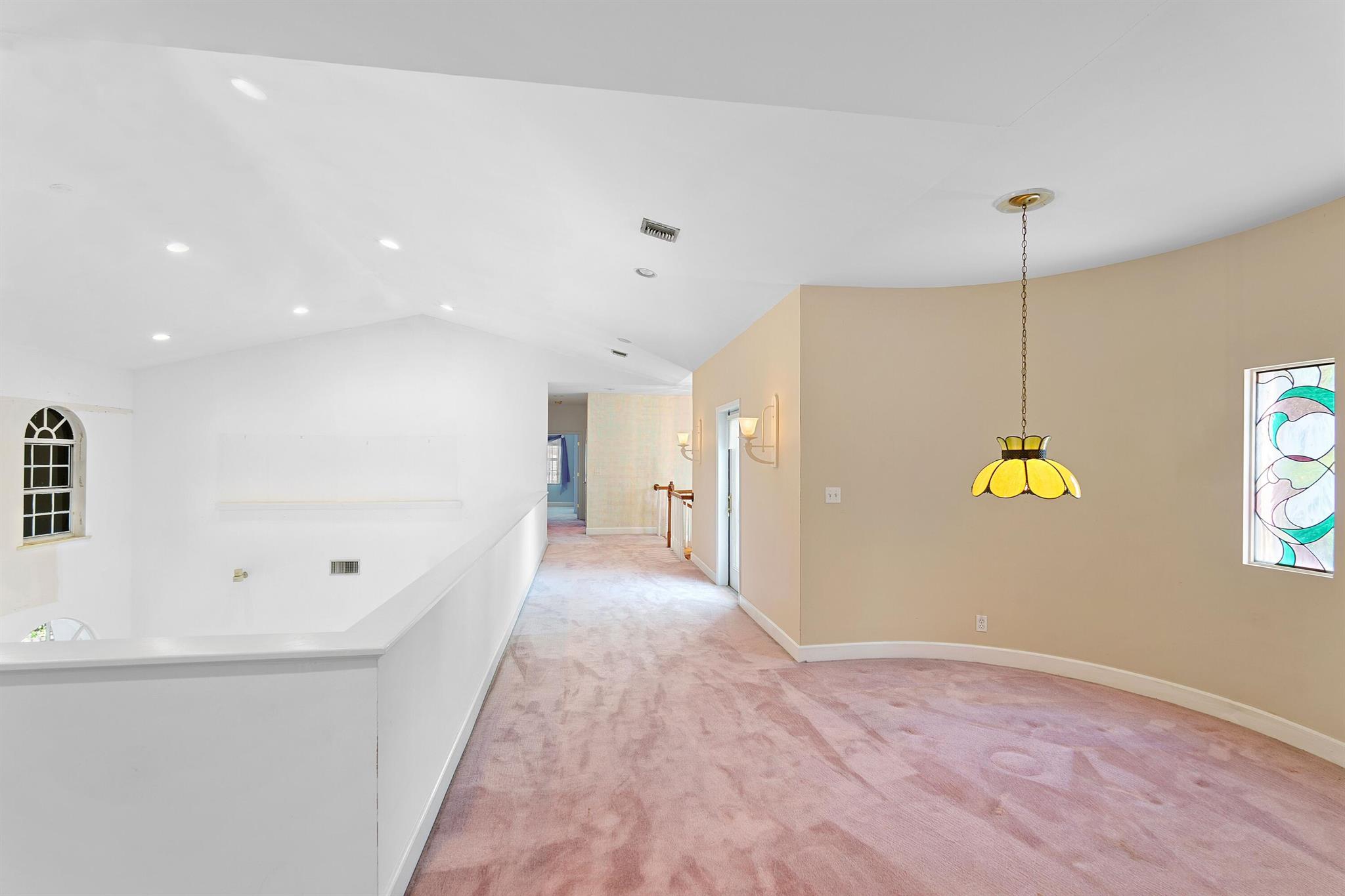 JUPITER HILLS VILLAGE - Residential