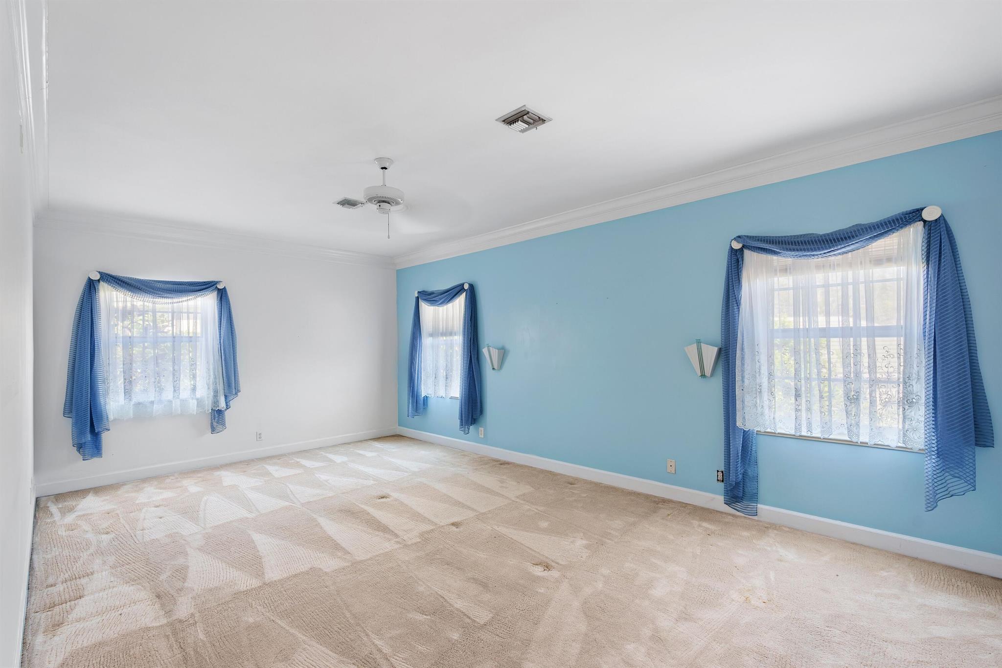 JUPITER HILLS VILLAGE - Residential