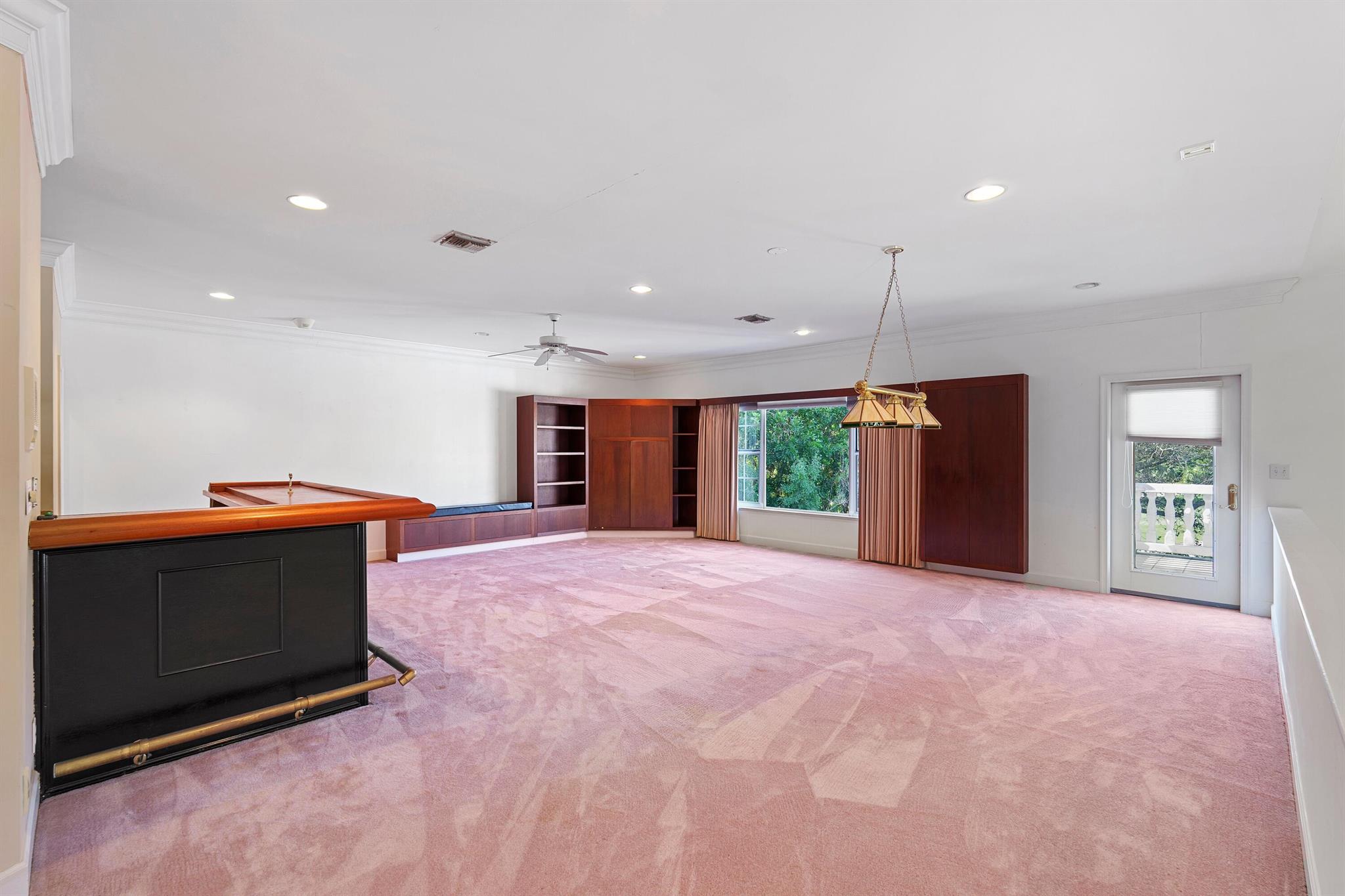 JUPITER HILLS VILLAGE - Residential