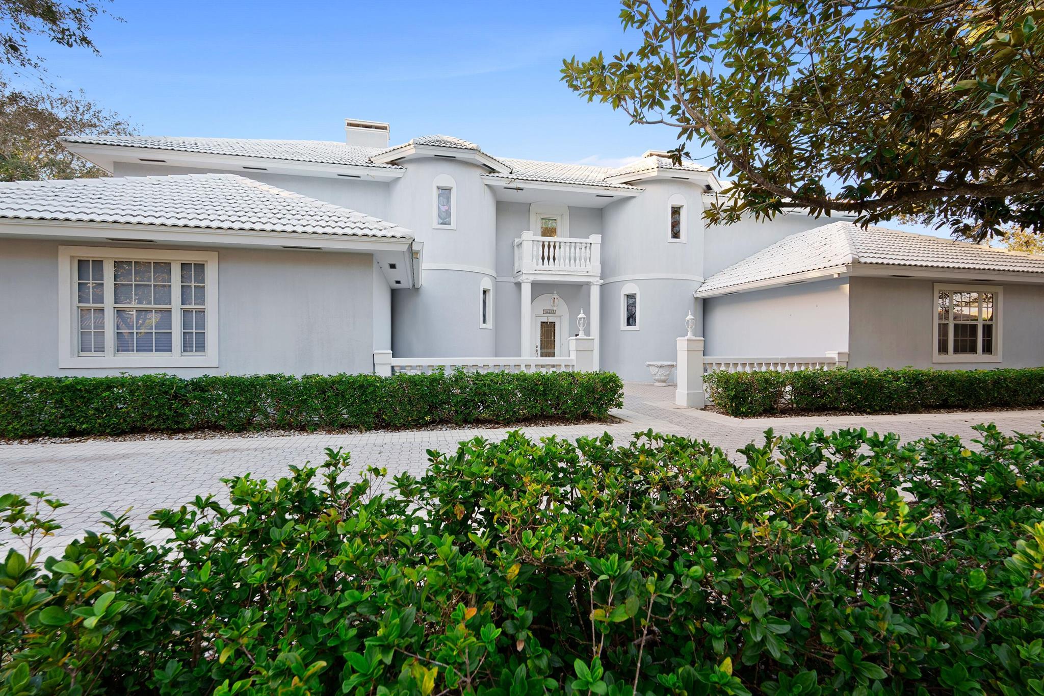 JUPITER HILLS VILLAGE - Residential