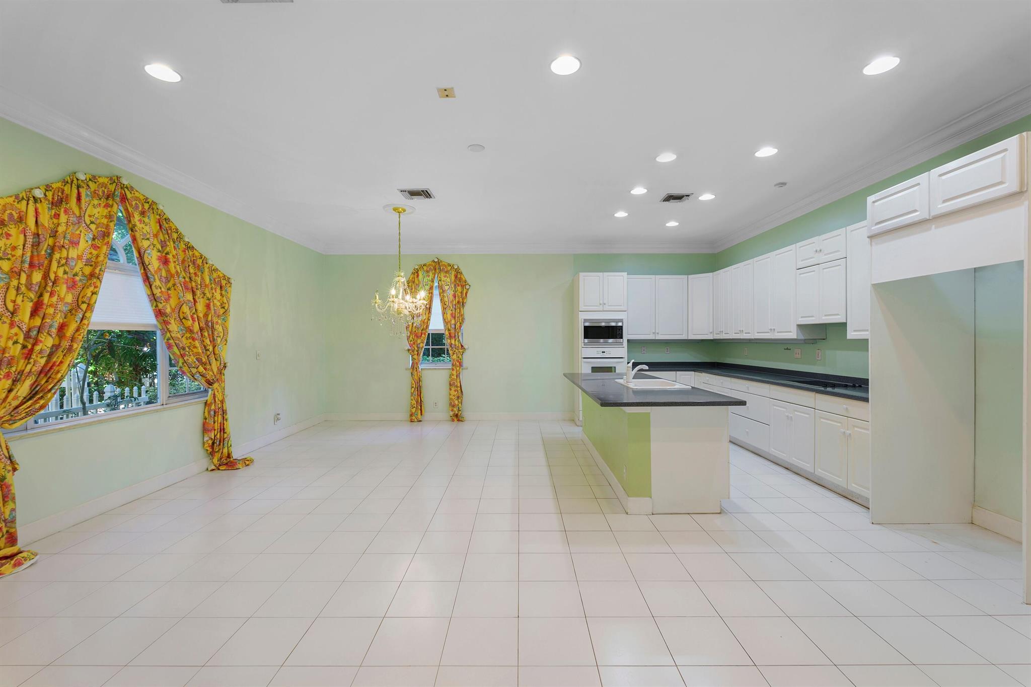 JUPITER HILLS VILLAGE - Residential