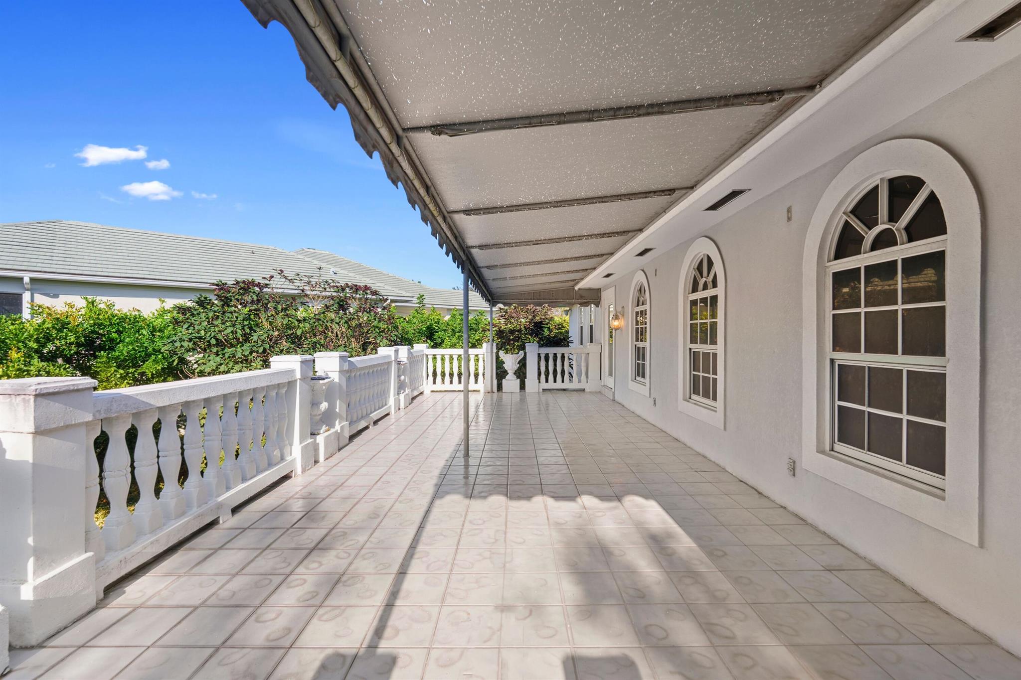 JUPITER HILLS VILLAGE - Residential