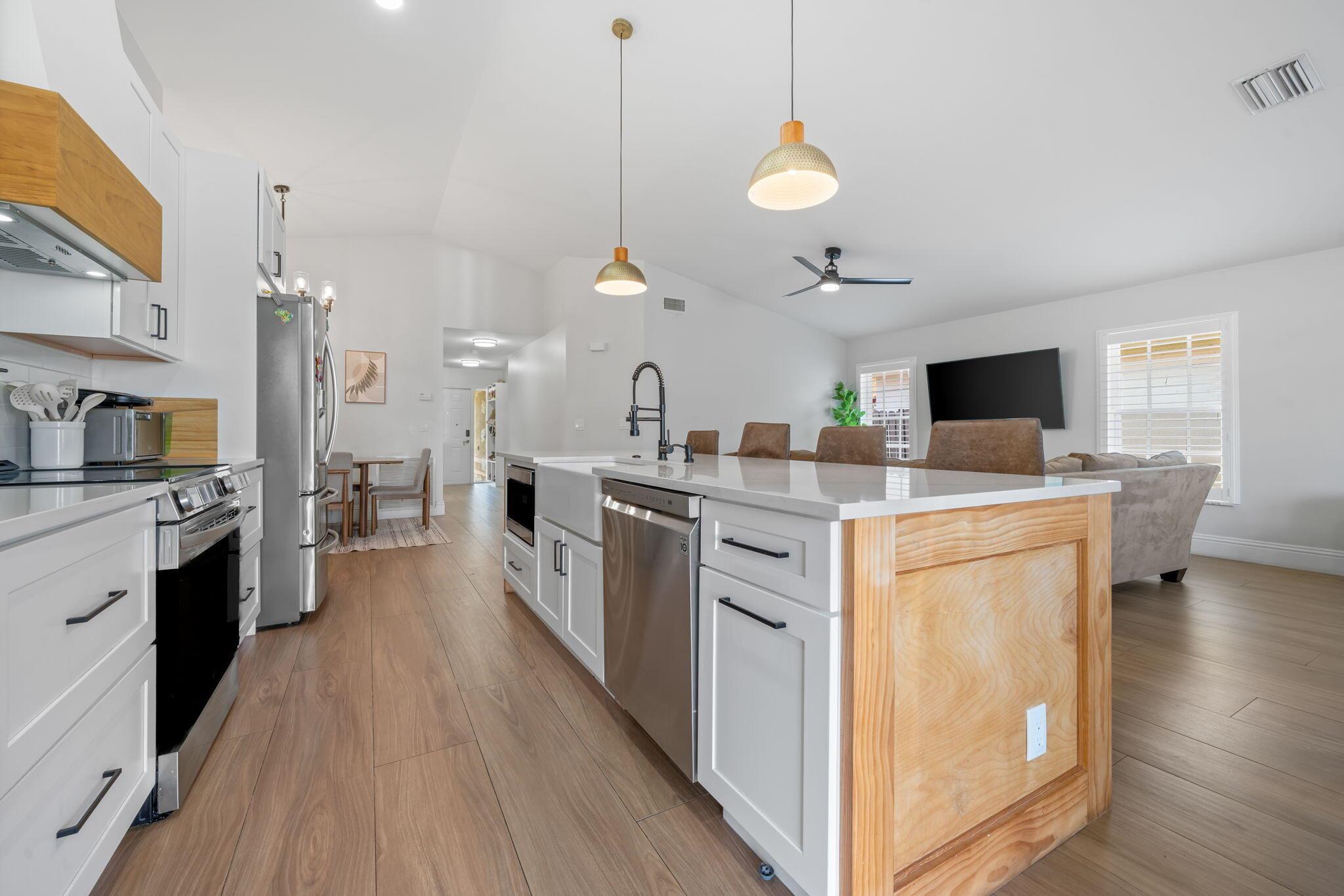 HOLIDAY SPRINGS VILLAGE S - Residential