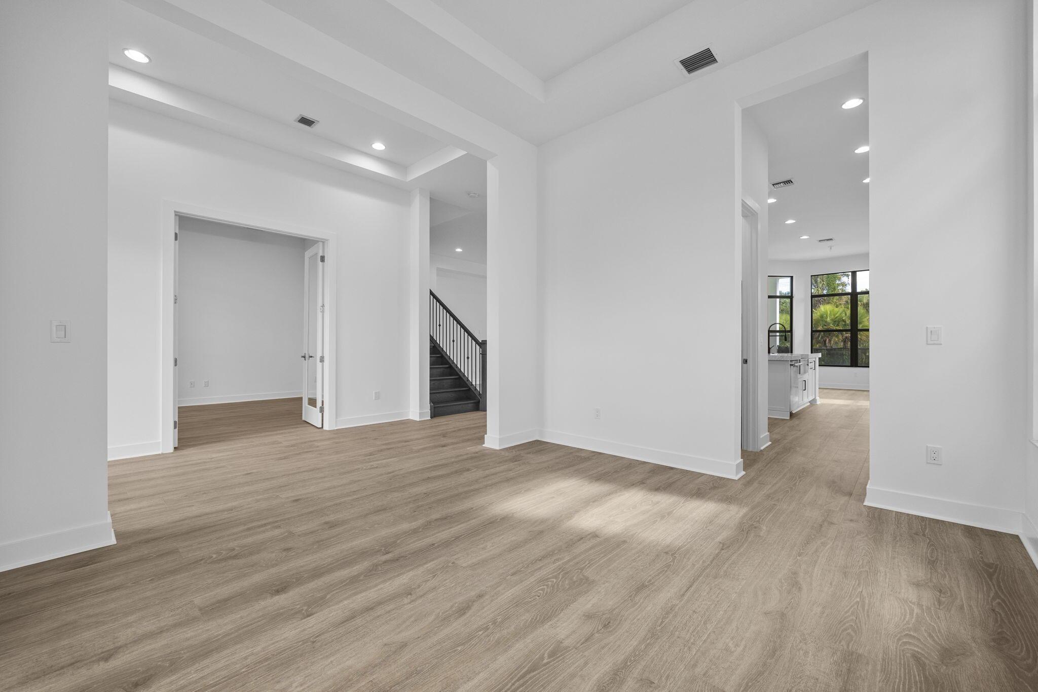 ALTON NEIGHBORHOOD - Residential