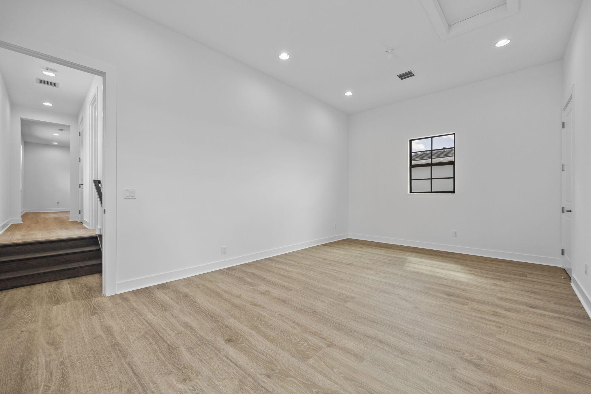 ALTON NEIGHBORHOOD - Residential