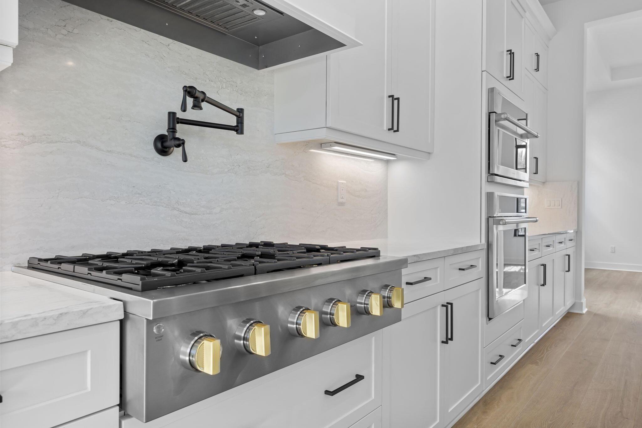 ALTON NEIGHBORHOOD - Residential