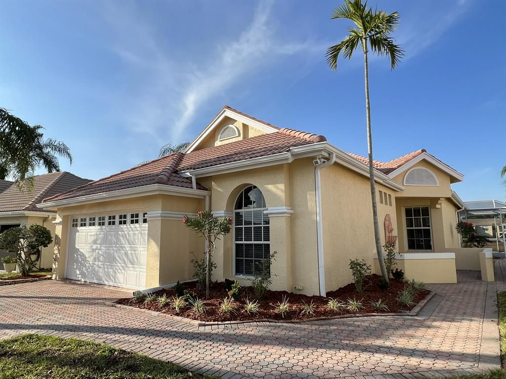 Photo of 431 SW Horseshoe Bay, Port St Lucie, FL 34953 (MLS # R10882148)