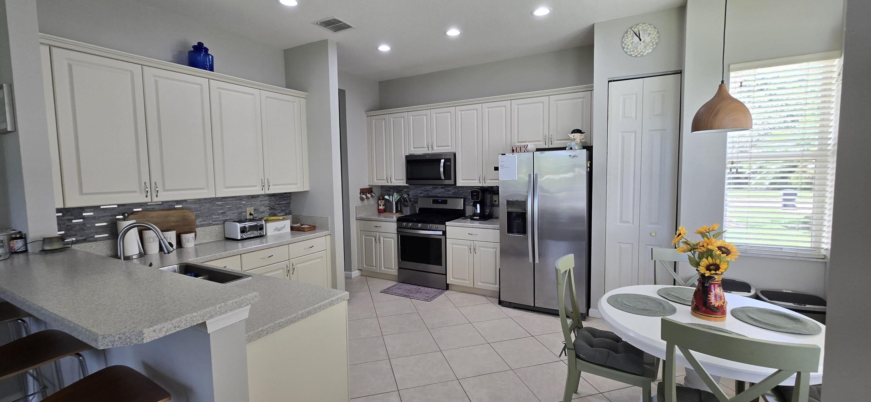 MAGNOLIA LAKES AT ST LUCIE WES - Residential