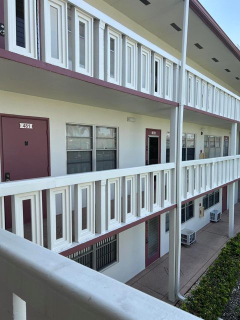 Condominium in Boca Raton FL 480 Fanshaw L 2.jpg