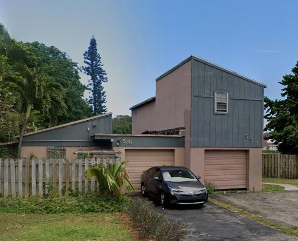 Photo of 537 NW 46th Avenue, Delray Beach, FL 33445 (MLS # B26011085)