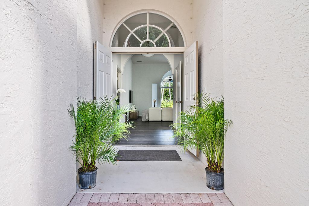 Photo of 1108 Avondale Court, West Palm Beach, FL 33409 (MLS # R10952041)