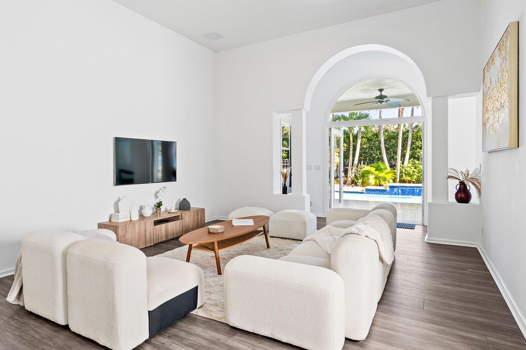 Photo of 1108 Avondale Court, West Palm Beach, FL 33409 (MLS # R10952041)