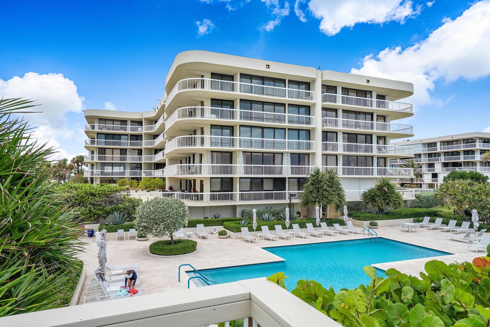 MERIDIAN OF PALM BEACH CO - Residential