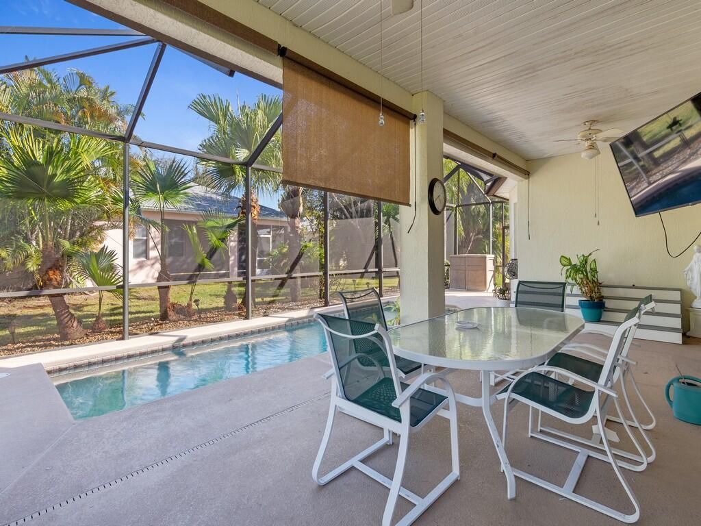 Photo of 4810 48th Avenue Avenue, Vero Beach, FL 32967 (MLS # R11156447)