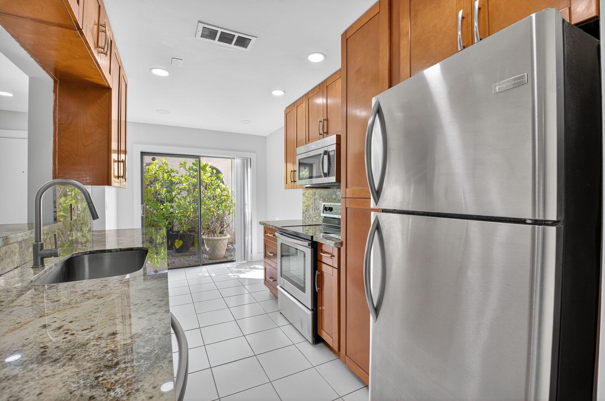 HORIZONS OF BOCA LAGO CON - Residential Lease