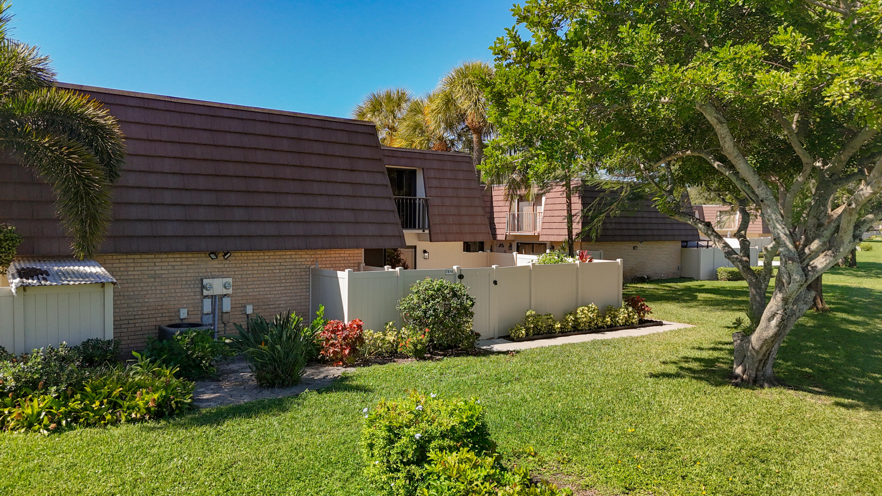 HERITAGE VILLAGE OF P B L - Residential