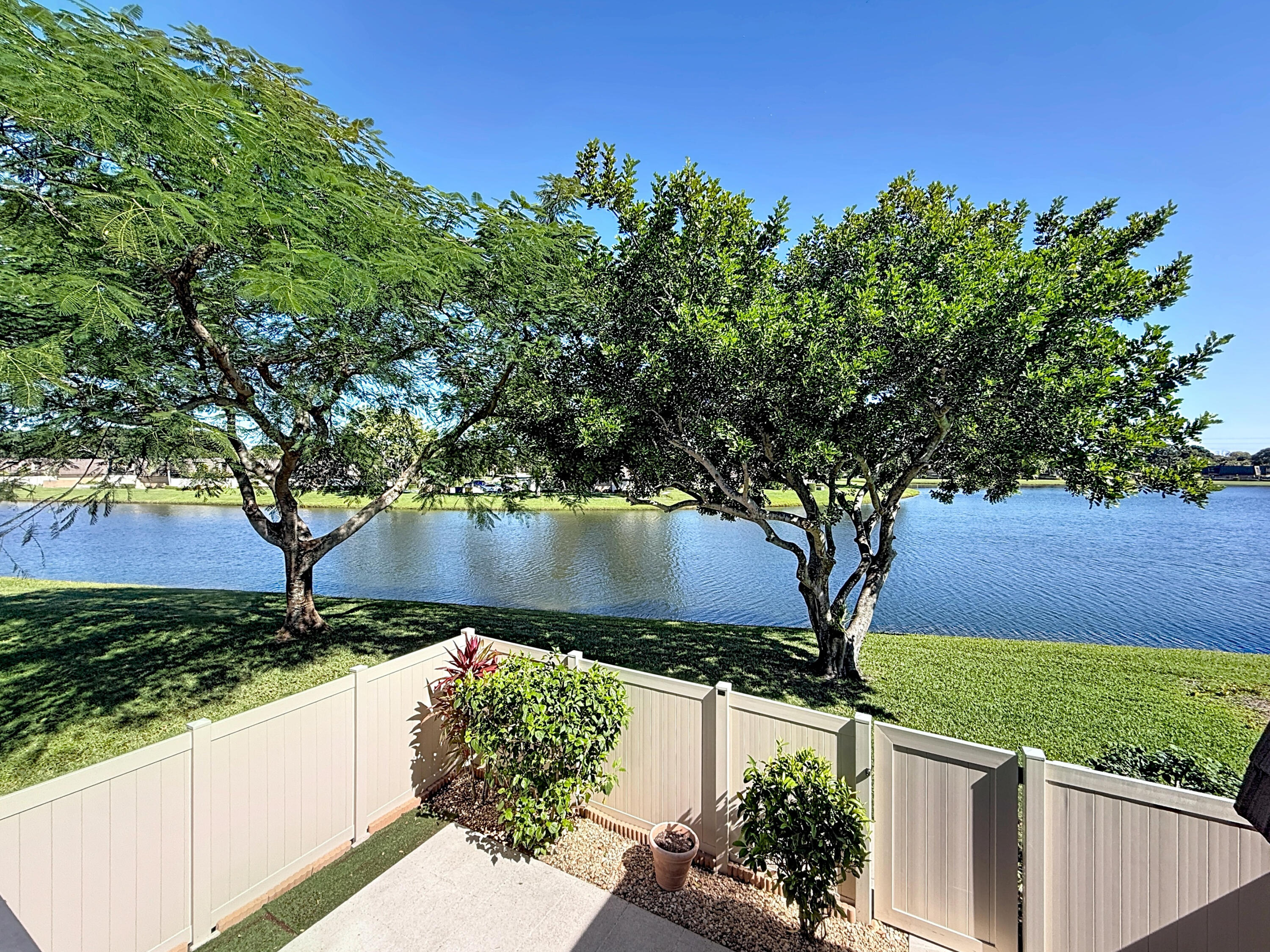 HERITAGE VILLAGE OF P B L - Residential