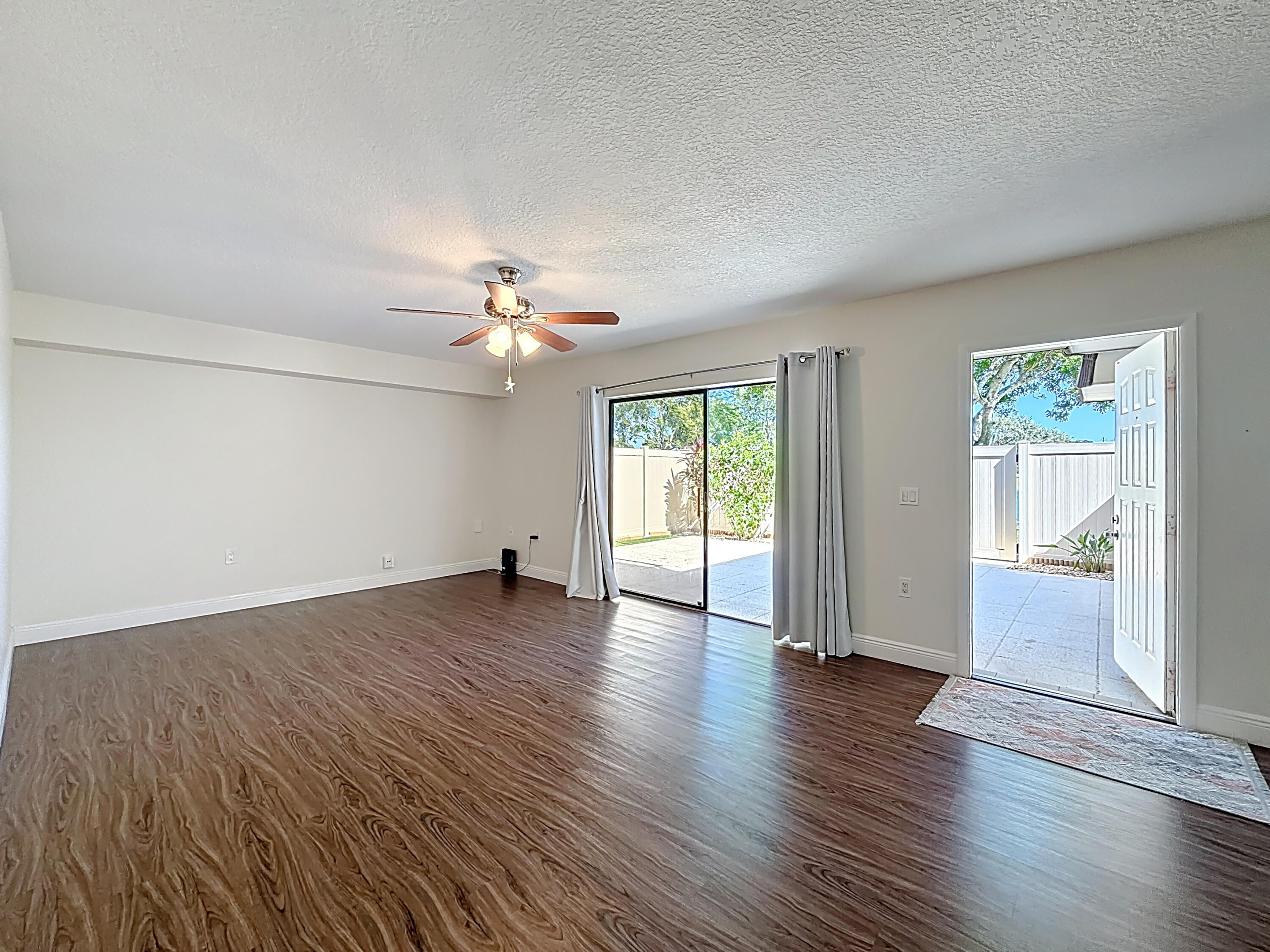 HERITAGE VILLAGE OF P B L - Residential