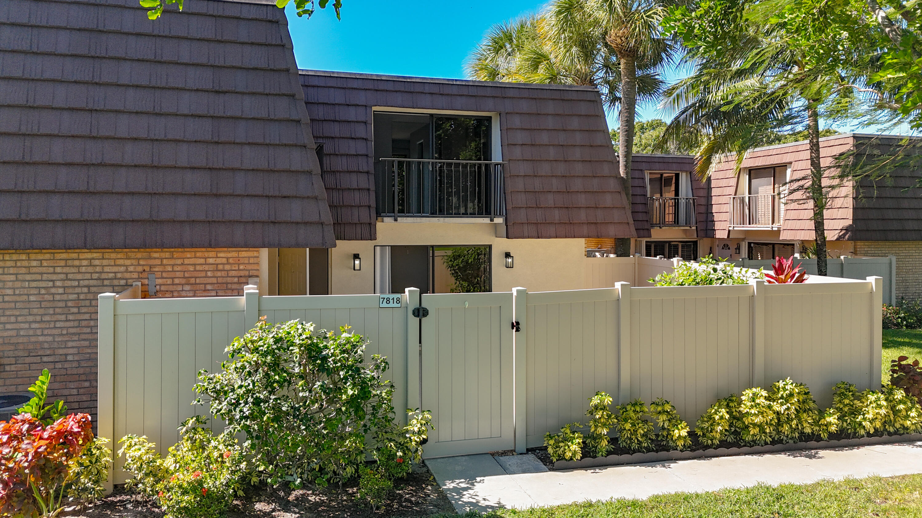 HERITAGE VILLAGE OF P B L - Residential