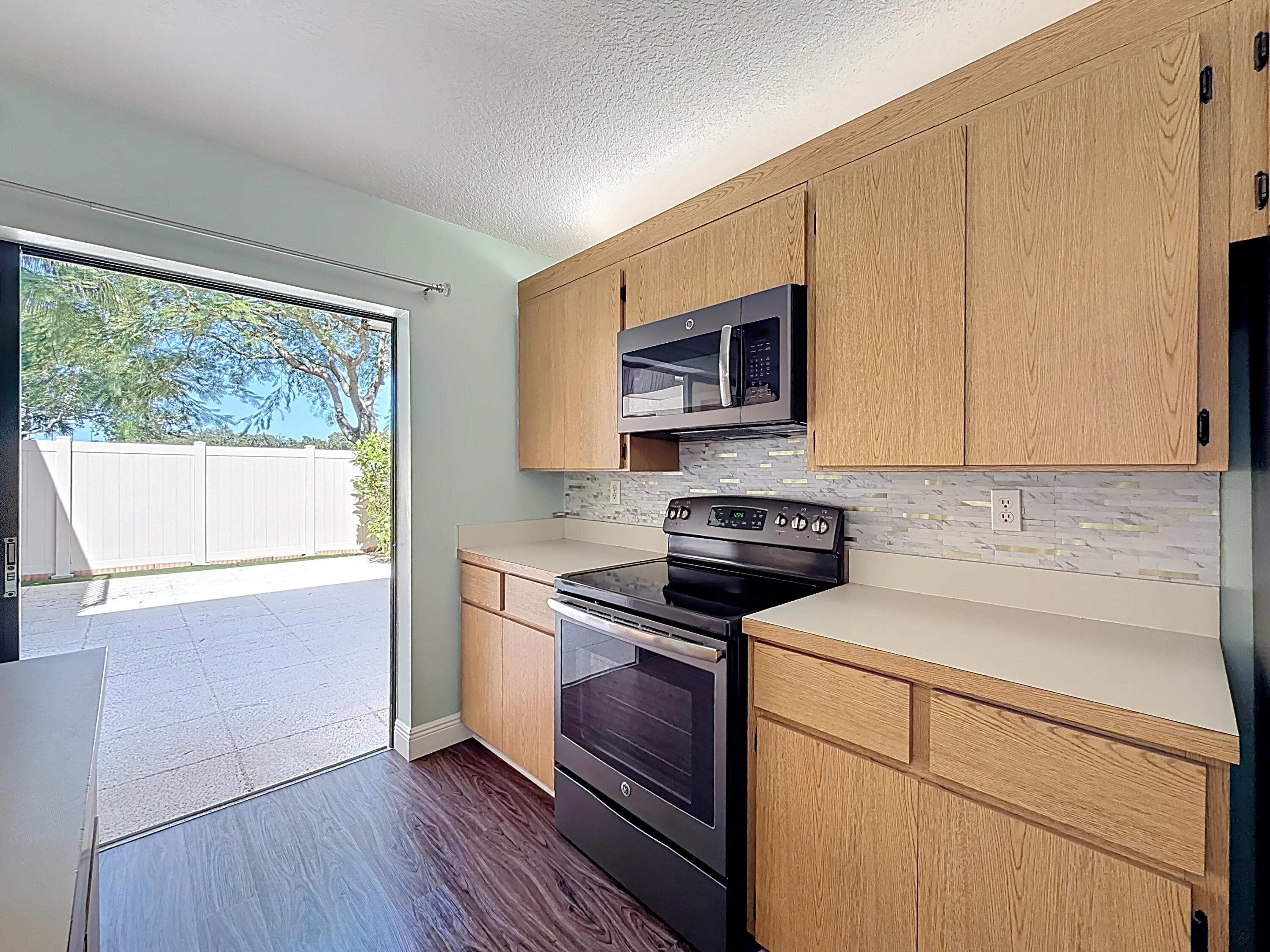 HERITAGE VILLAGE OF P B L - Residential