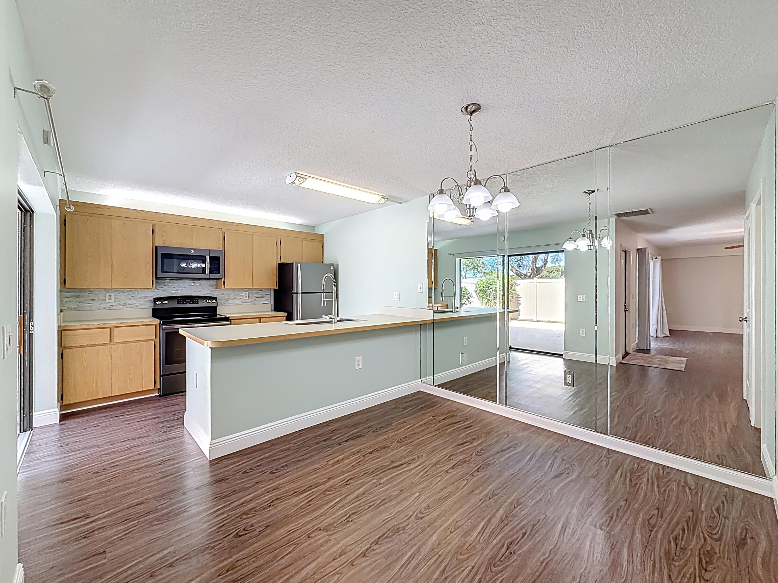 HERITAGE VILLAGE OF P B L - Residential