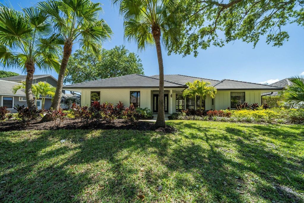Photo of 18721 SE River Ridge Road, Jupiter, FL 33469 (MLS # R11082667)