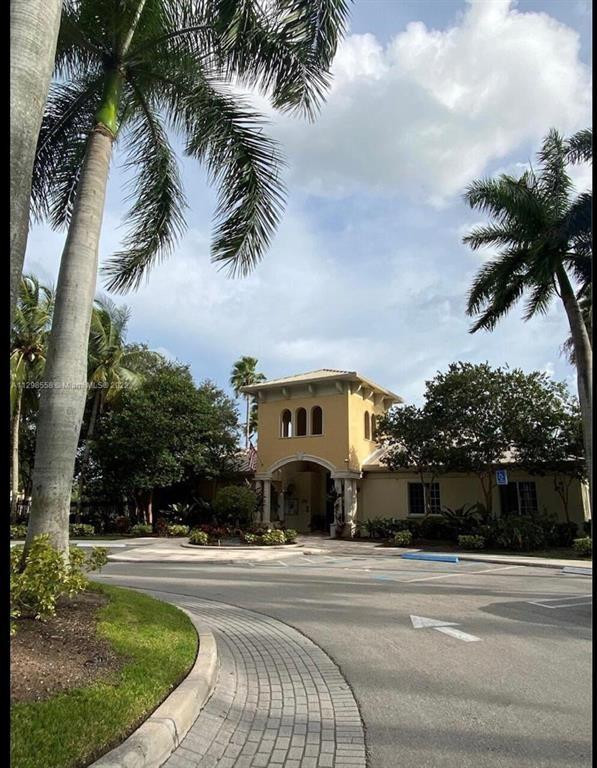 GRAND VIEW AT CRESTWOOD C - Residential Lease