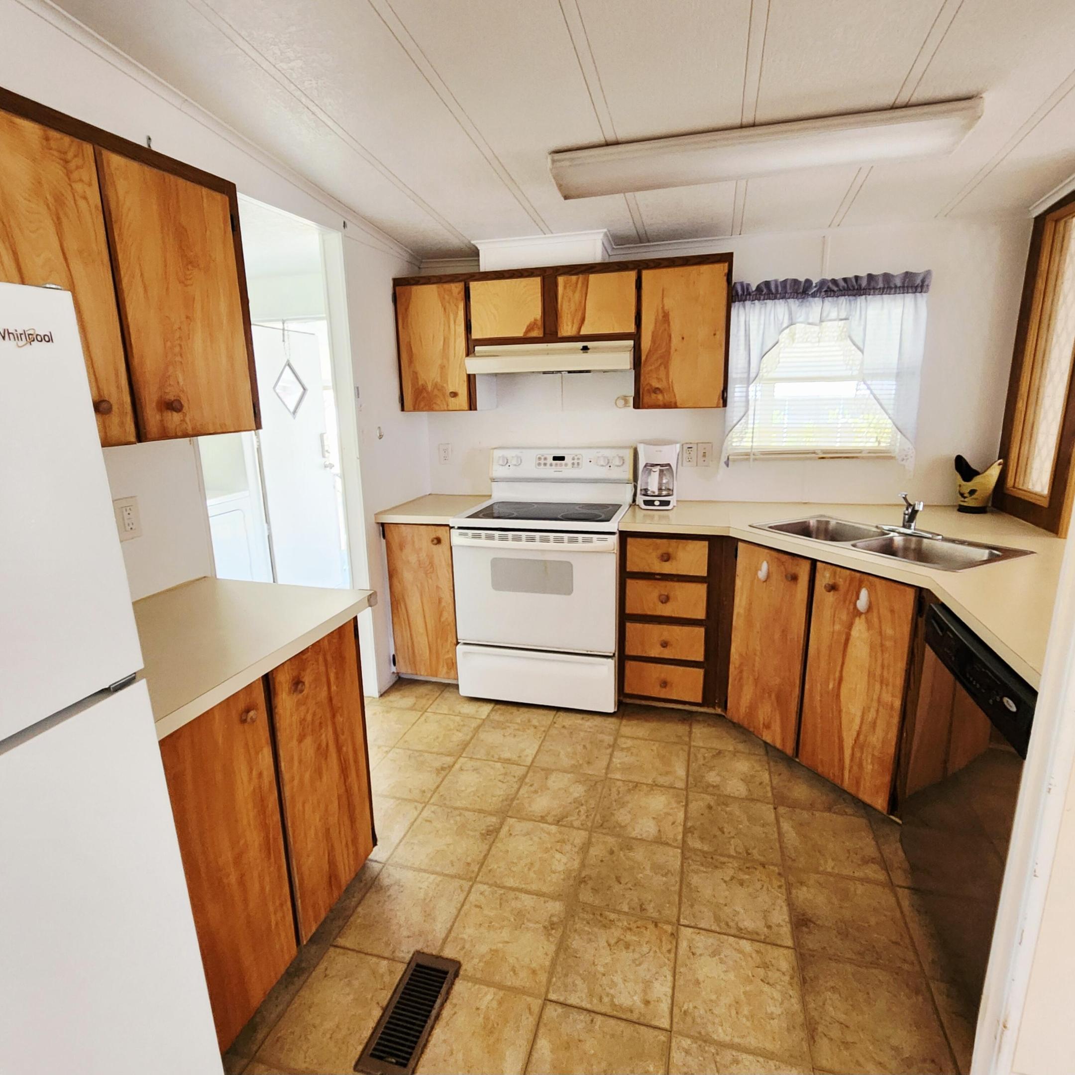 Spanish Lakes One Leasehold Estates - Residential