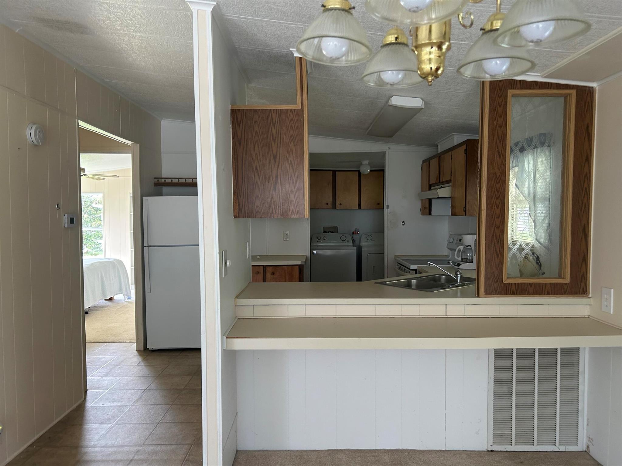 Spanish Lakes One Leaseho - Residential