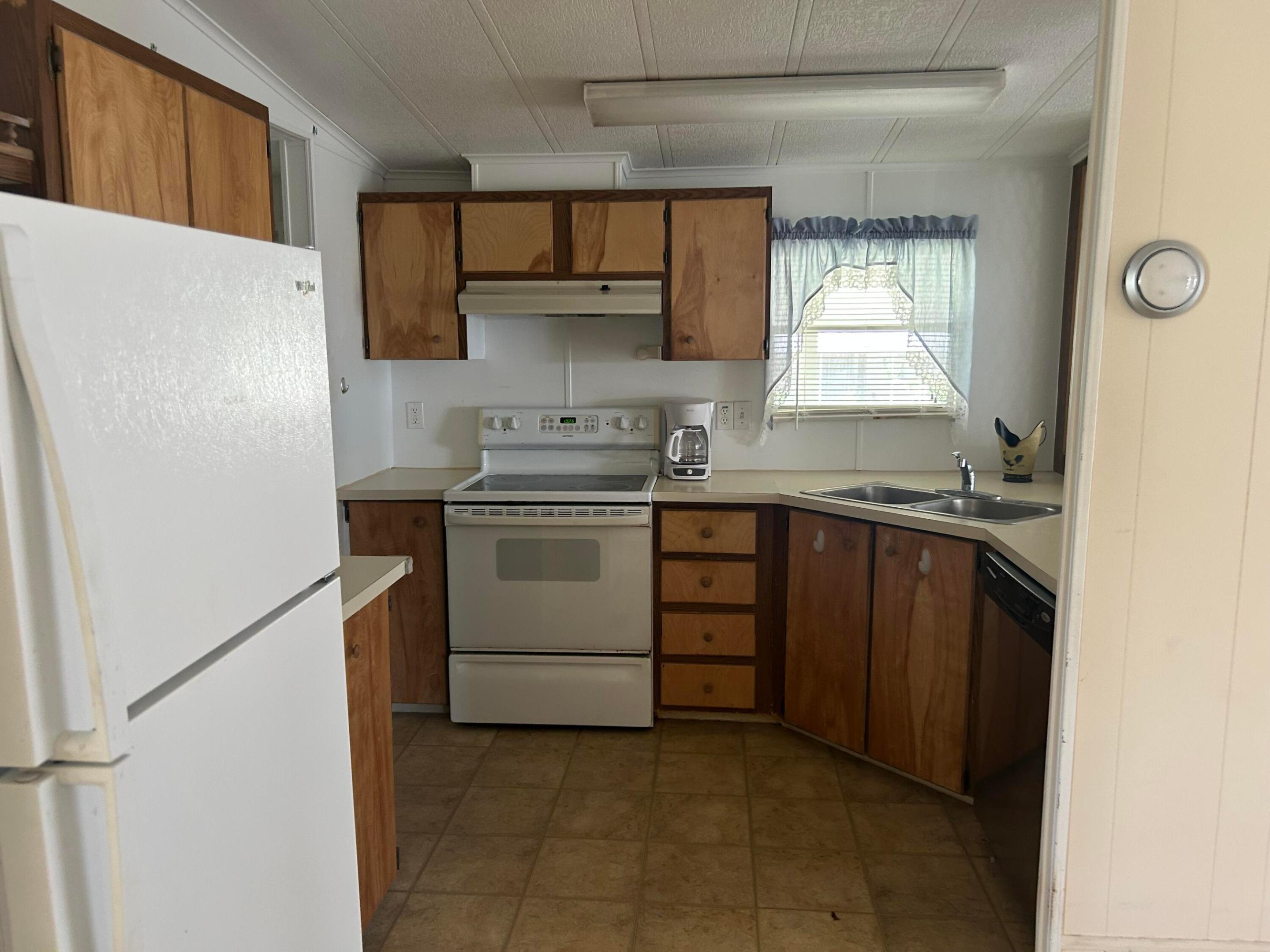 Spanish Lakes One Leasehold Estates - Residential