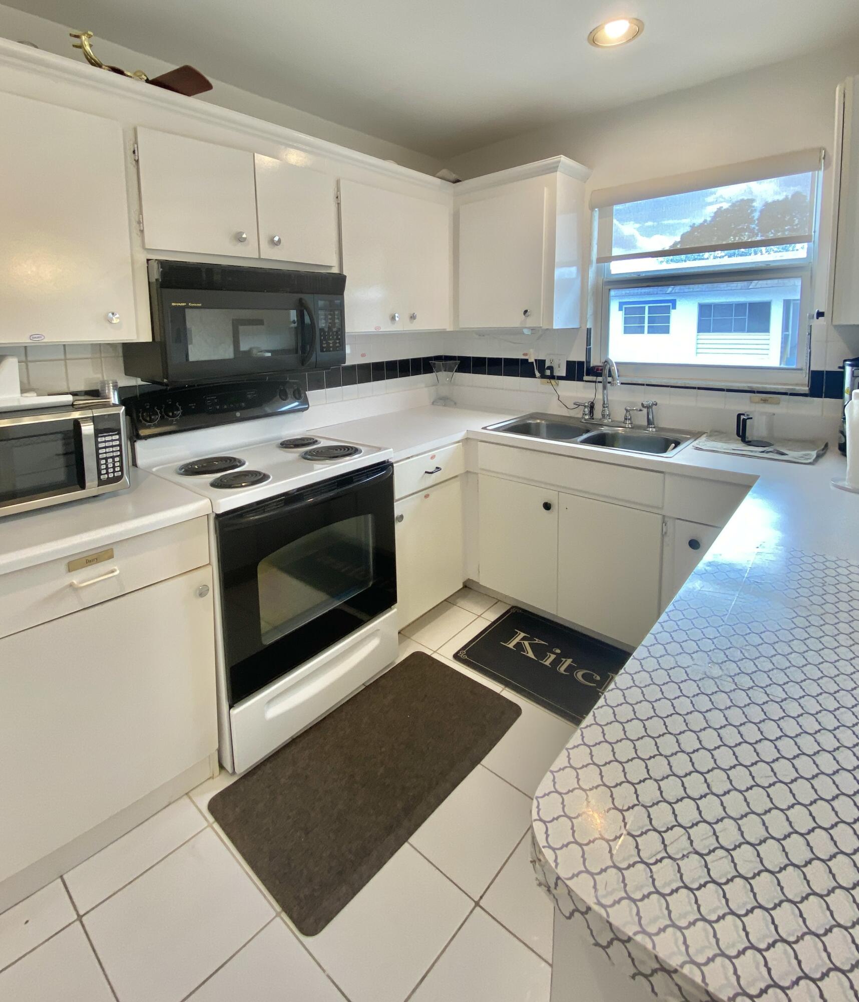 STRATFORD CONDO - Residential