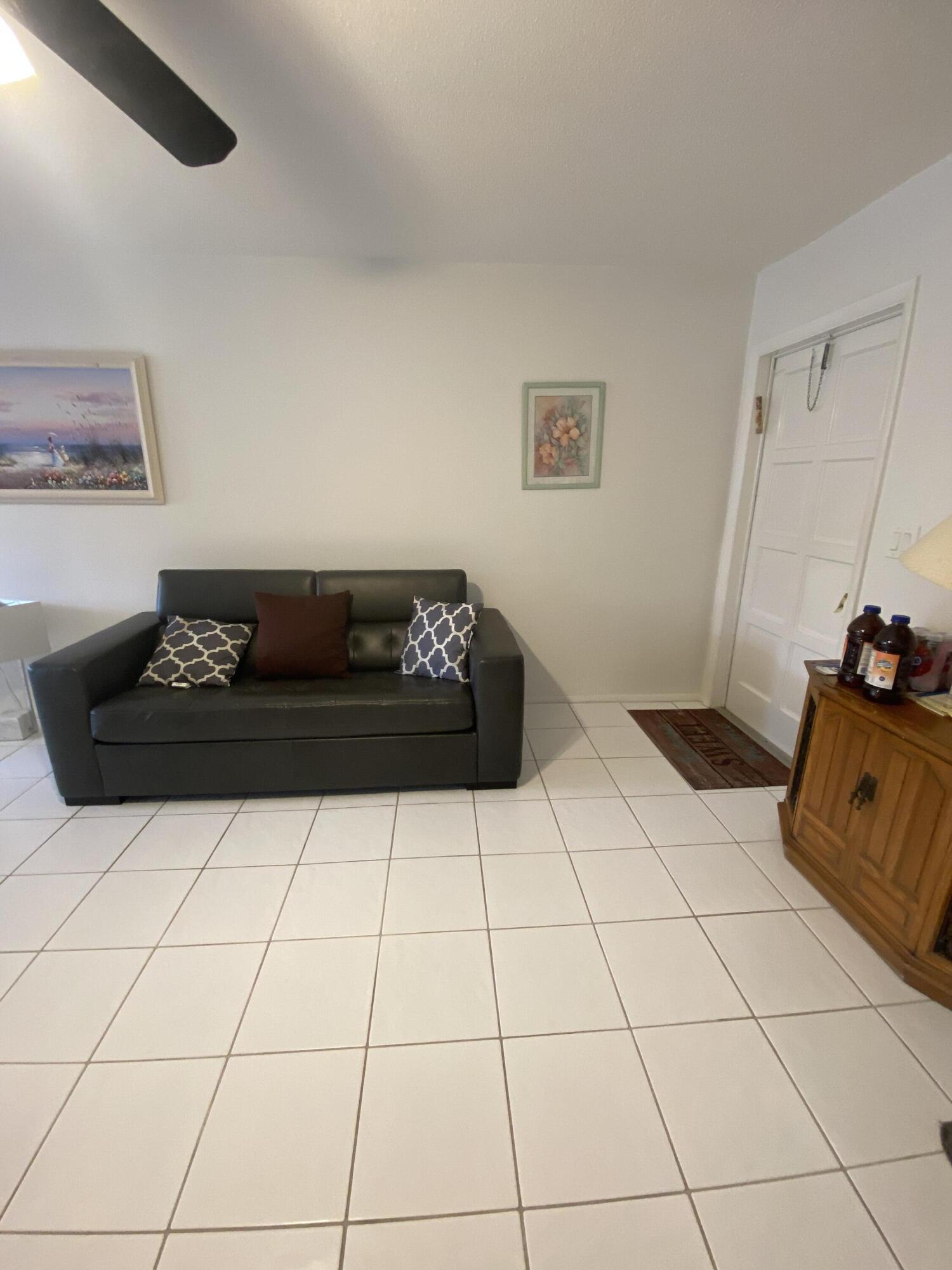 STRATFORD CONDO - Residential