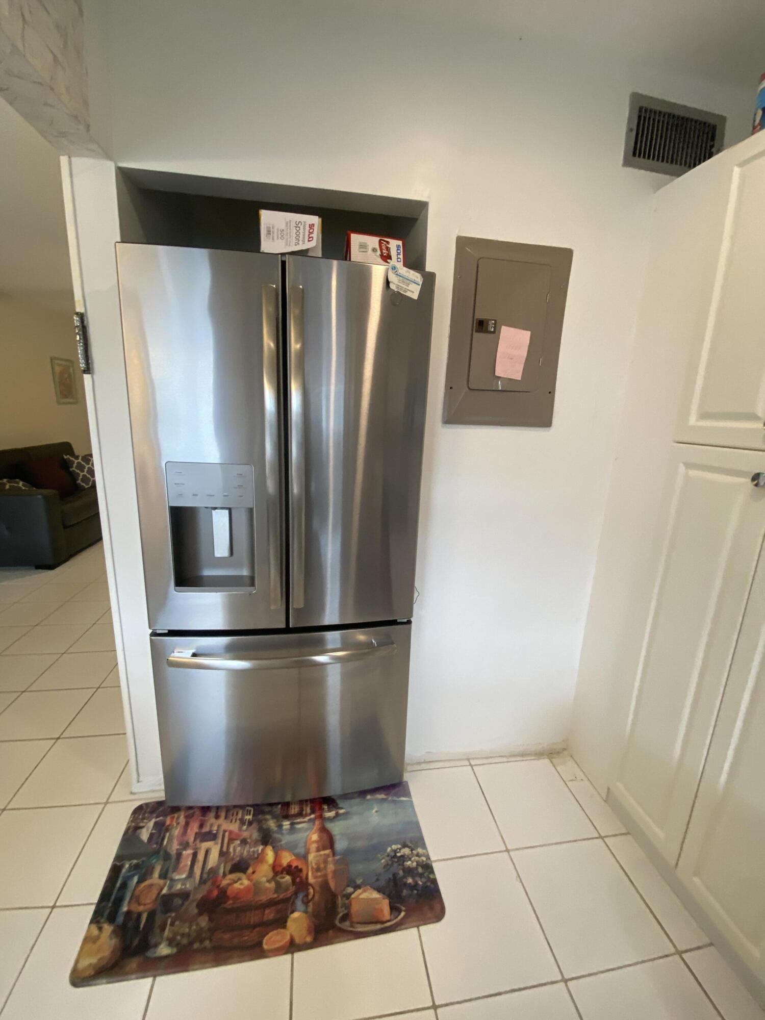 STRATFORD CONDO - Residential