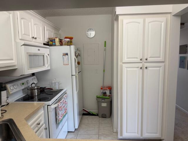 PINE RIDGE NORTH VILLAGE IV CONDO - Residential