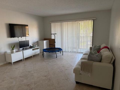 812 Sky Pine Way D2 Greenacres FL 33415