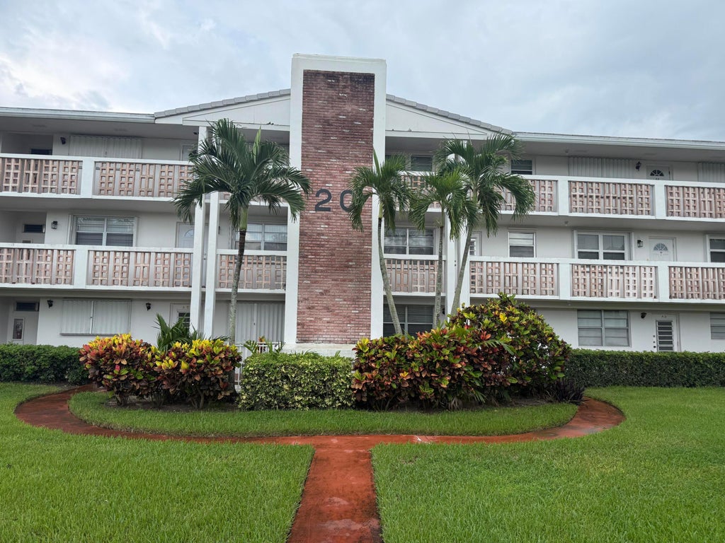 Photo of 20 SE 13th Street #Unit a2, Boca Raton, FL 33432 (MLS # B26083095)