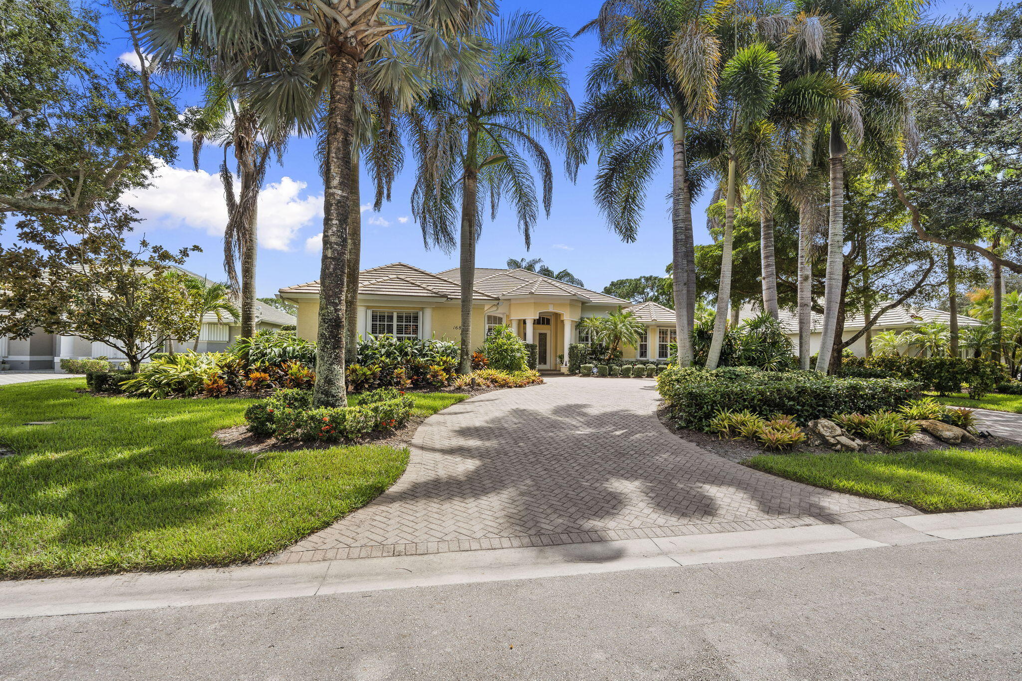 1682 SW FOXPOINT Trail